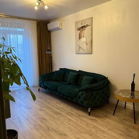 Illy Home Ramnicu Valcea Exterior photo